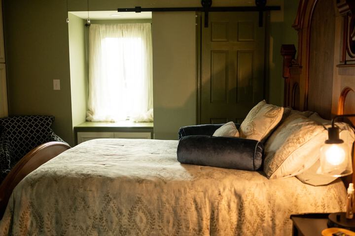 Room 11 of 230