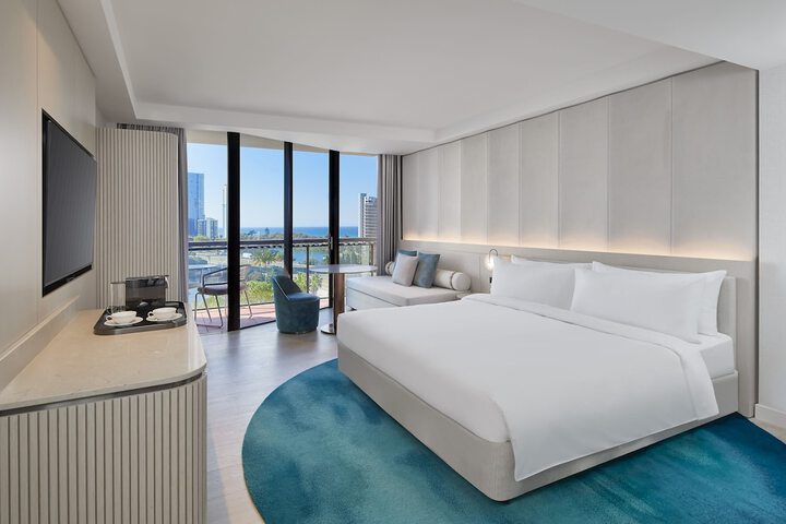 Room 26 of 170