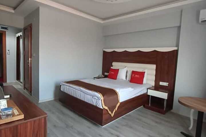 Room 33 of 53