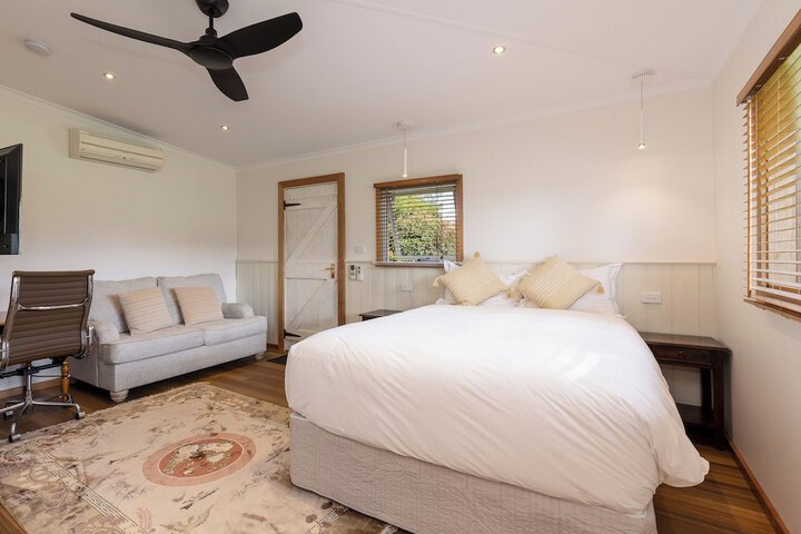 Room 3 of 27