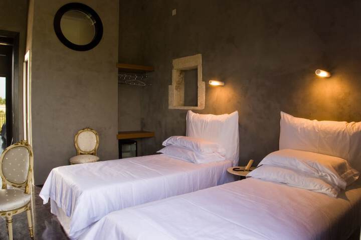 Room 6 of 38