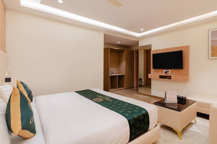 Room 2 of 9