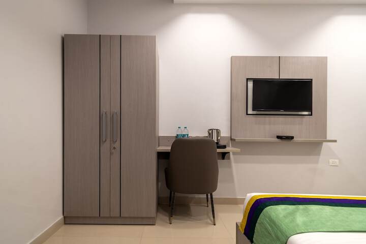 Room 15 of 40