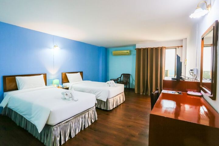 Room 42 of 101