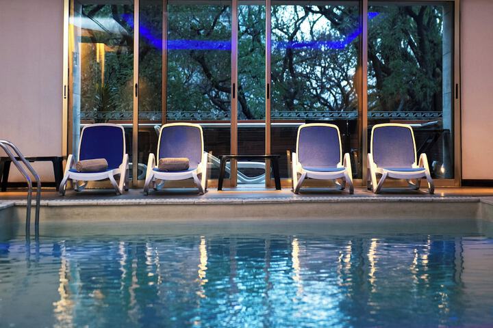 Pool 38 of 77