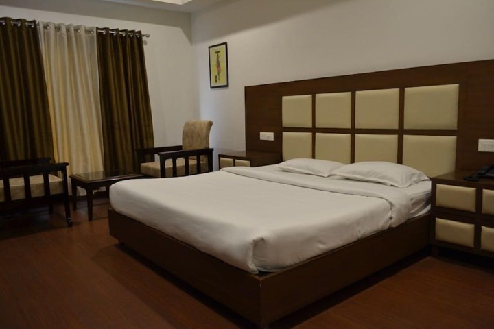 Room 6 of 19