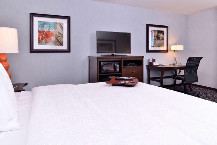 1 King Bed (9 of 9)