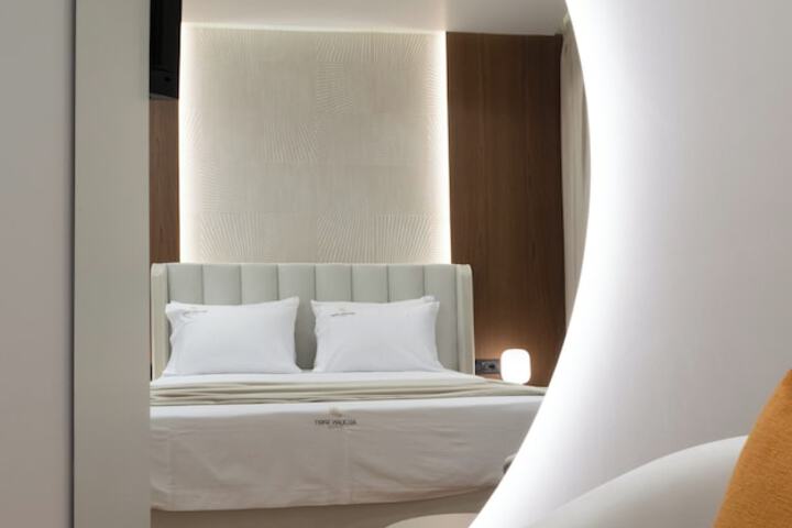 Room 8 of 60