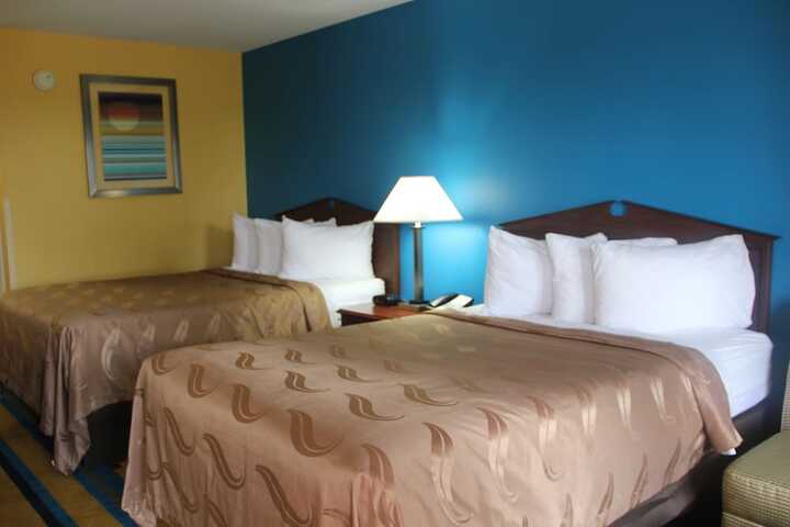 2 Double Beds (2 of 10)