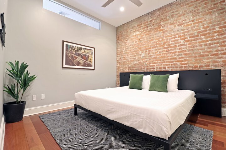 Room 29 of 146
