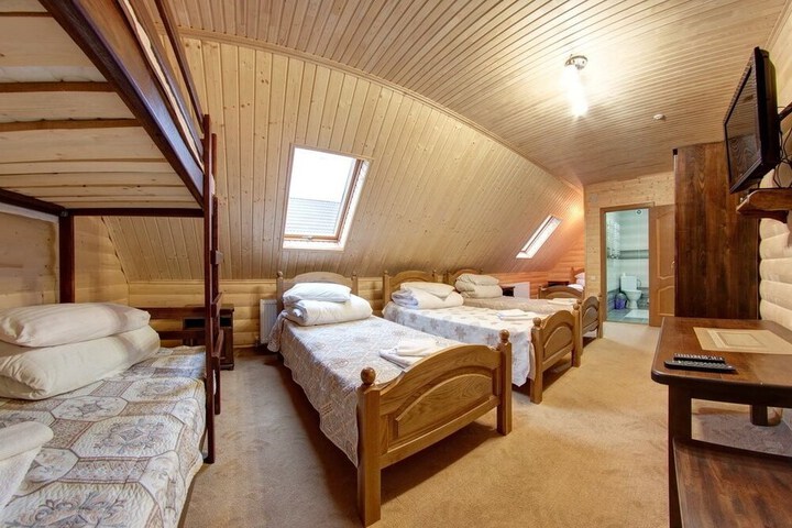 Room 13 of 64