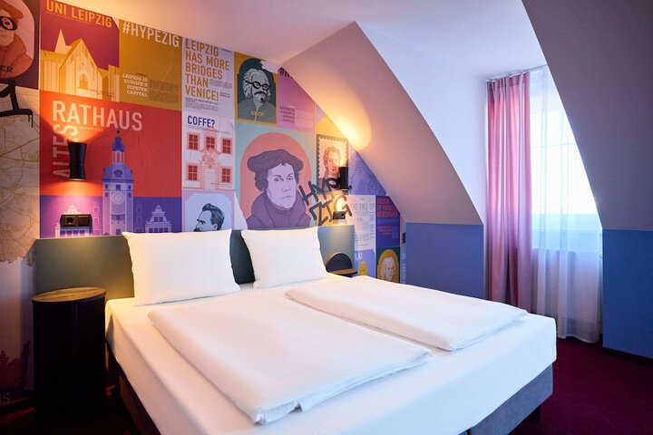 Room 11 of 51