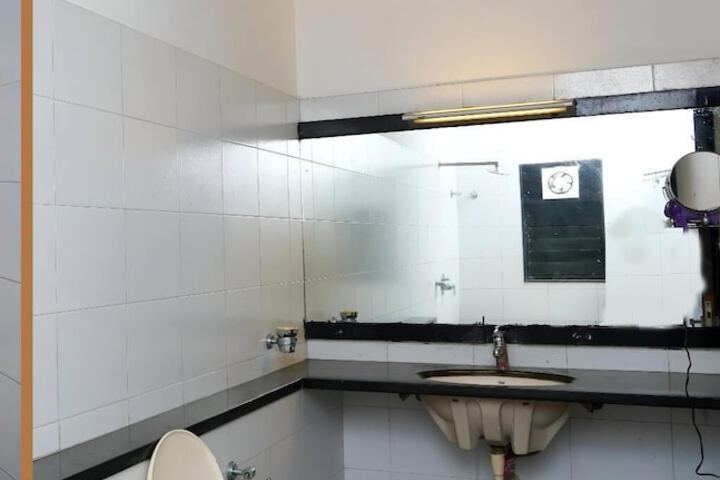 Room 14 of 19