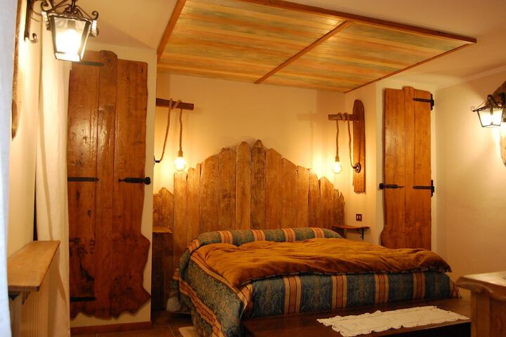 Room 7 of 49