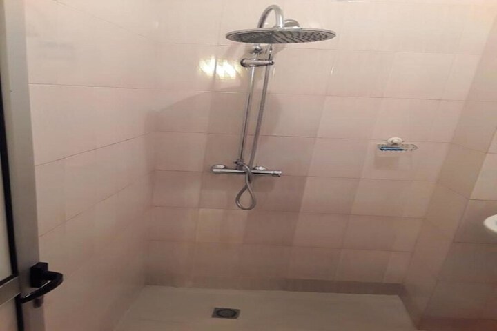 Room 10 of 20