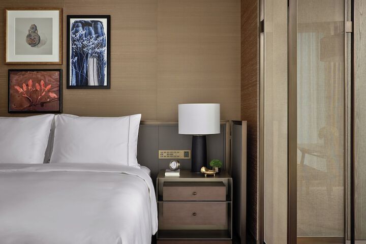 Room 34 of 154