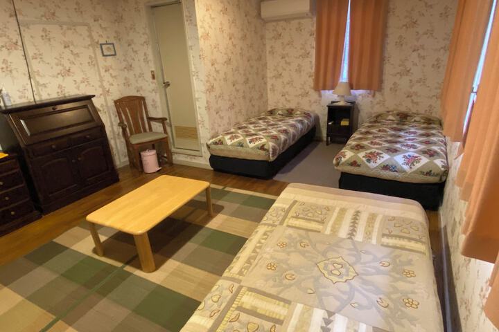 Room 6 of 22
