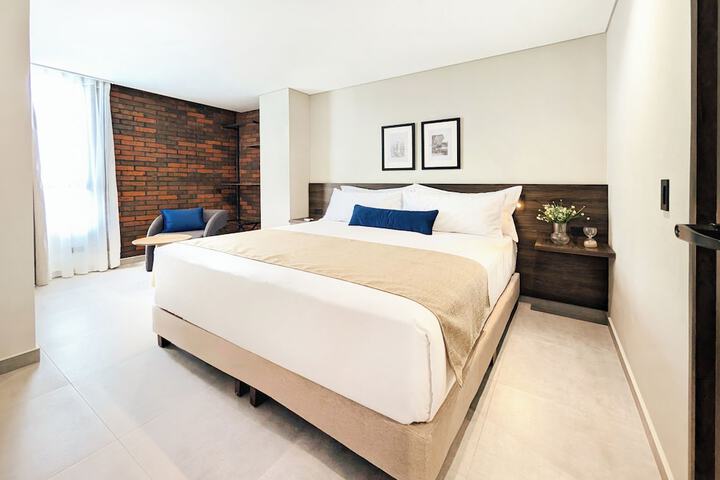 Room 3 of 39