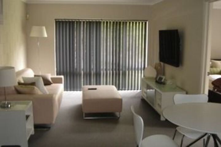 Room 9 of 26