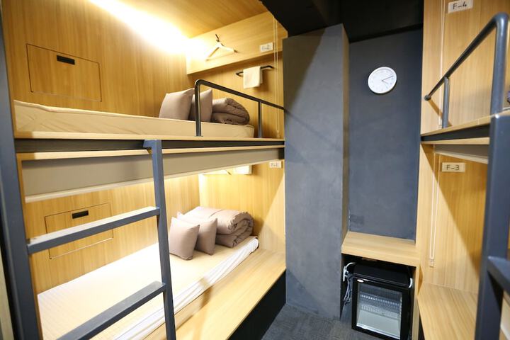 Room 16 of 51