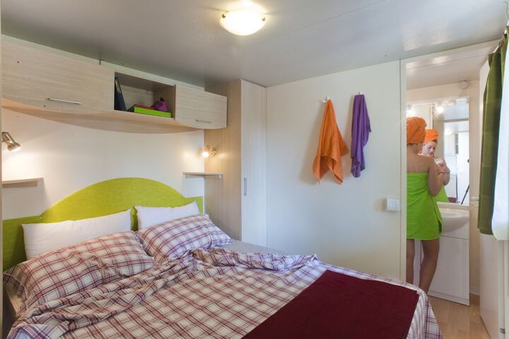 Room 9 of 158