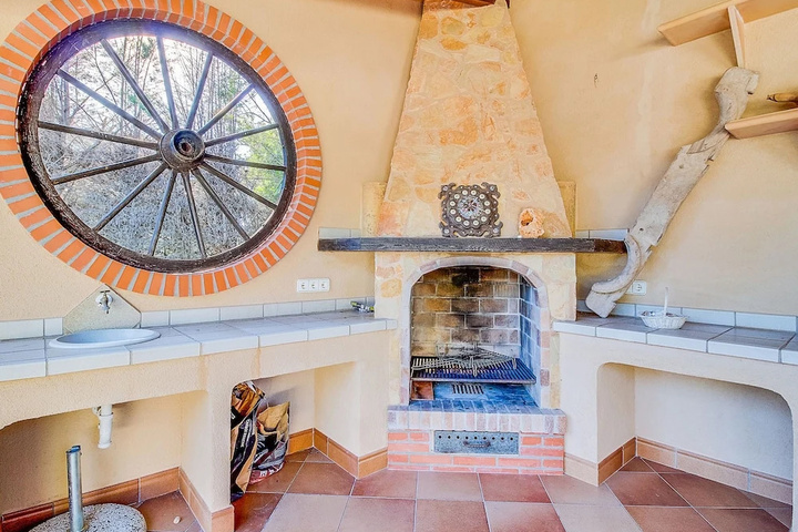Cozy Holiday Home in Cala Murada With Swimming Pool