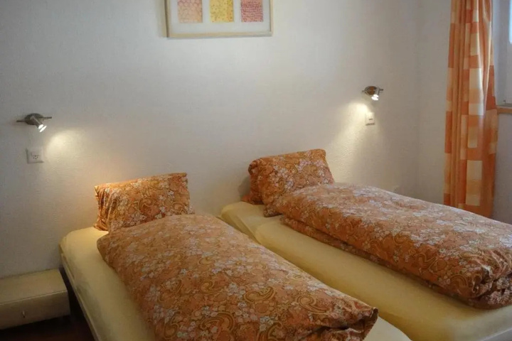 Room 3 of 9