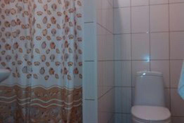 Room 2 of 33