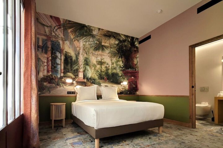 Room 35 of 68