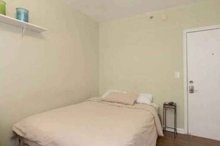 Room 14 of 15