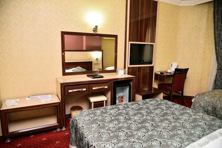 Room 12 of 40