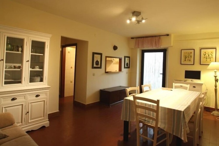 Room 33 of 87