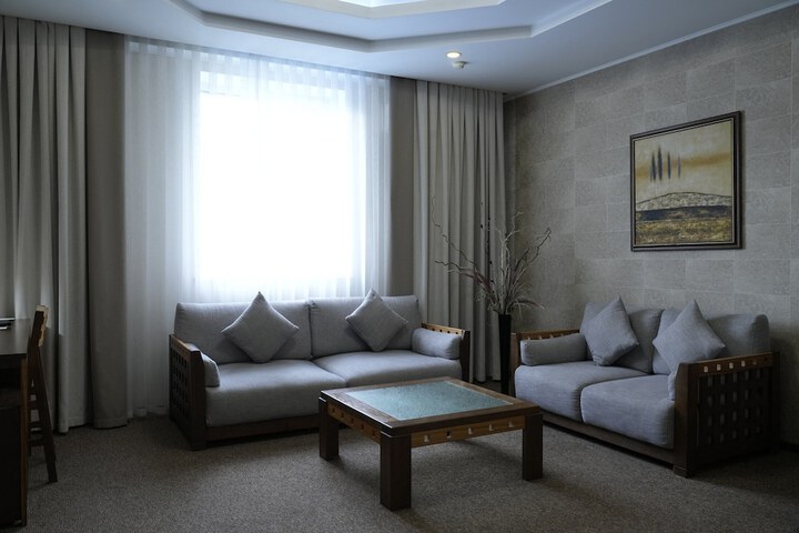 Room 40 of 100