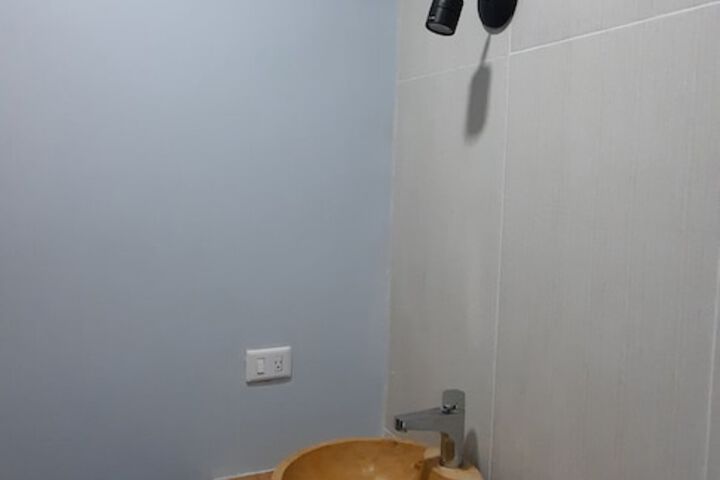 Room 9 of 10