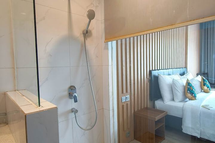 Room 50 of 73