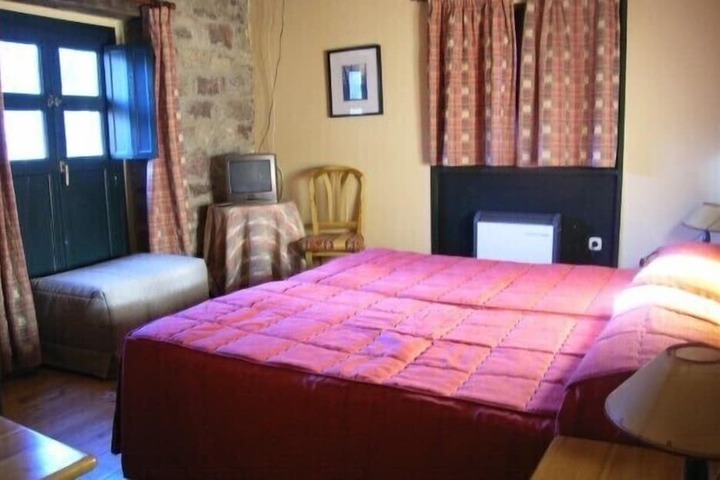 Room 12 of 14