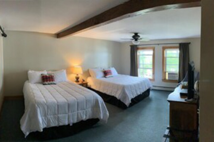 Room 33 of 47