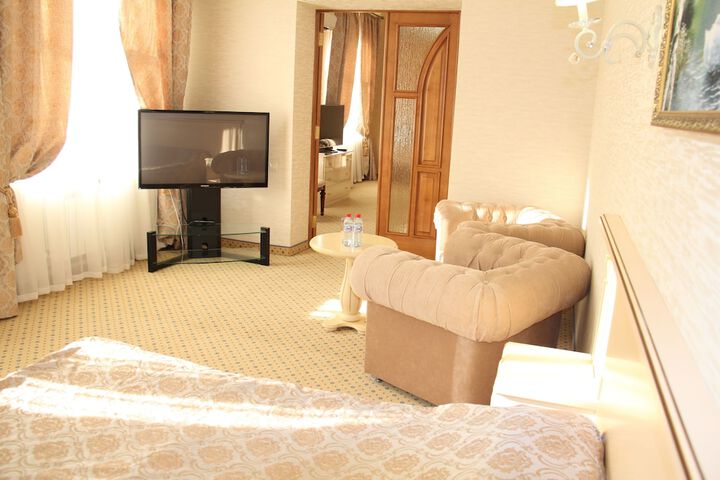 Room 4 of 43