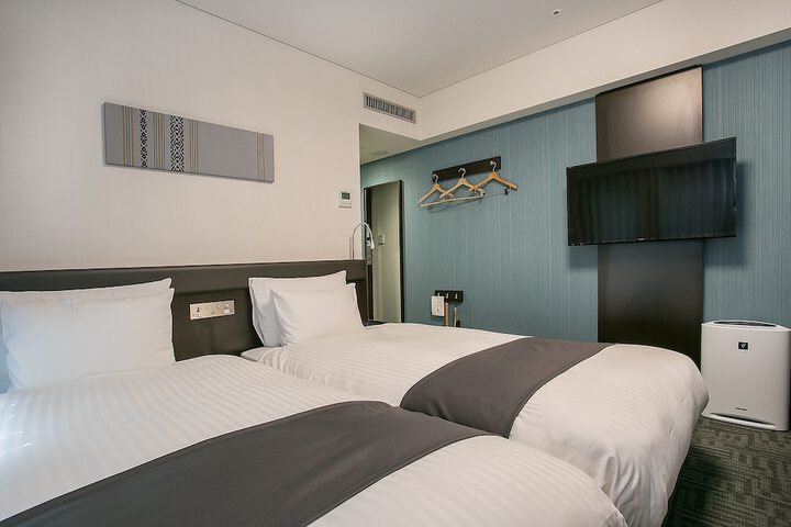 Room 15 of 64