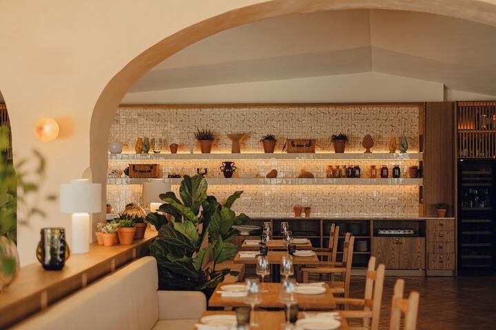 Dining 102 of 116