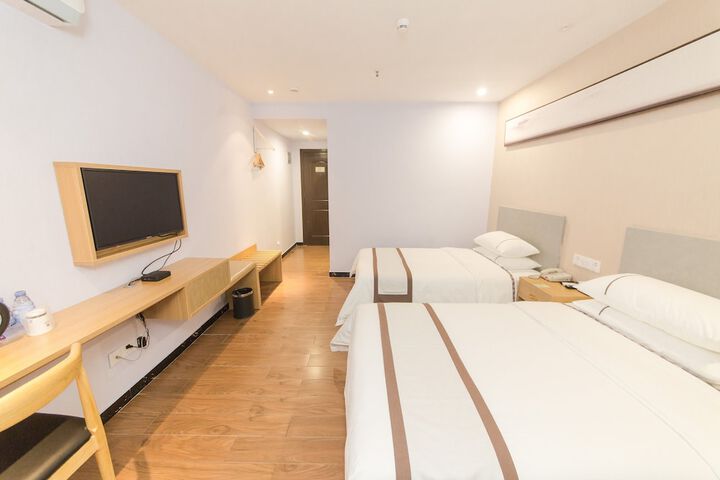 Room 10 of 31