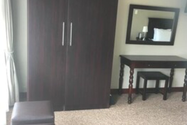 Room 28 of 32