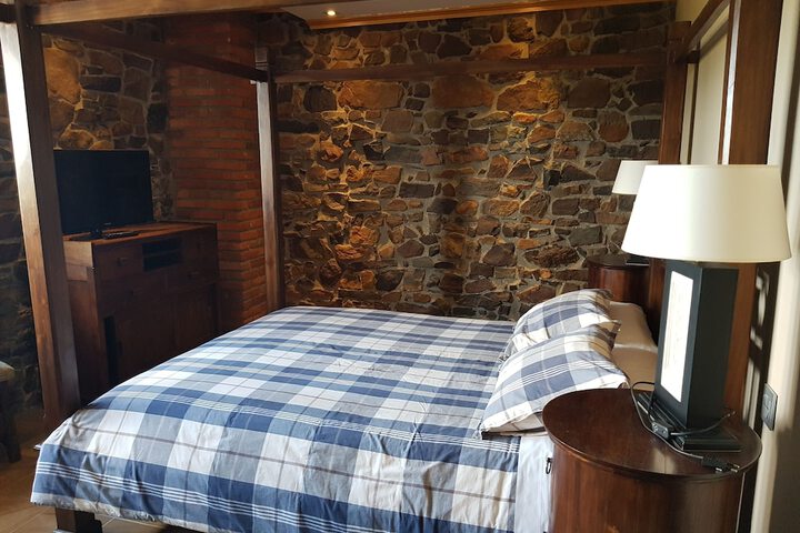 Room 4 of 36
