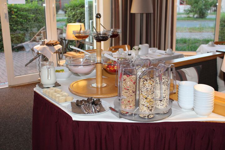 Breakfast/Coffee Service 23 of 42