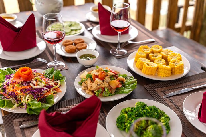 Dining 67 of 76