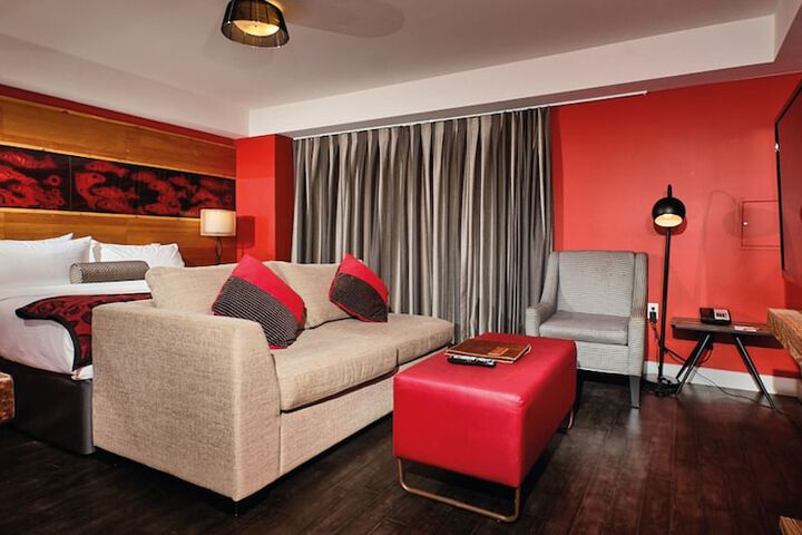 Room 34 of 108
