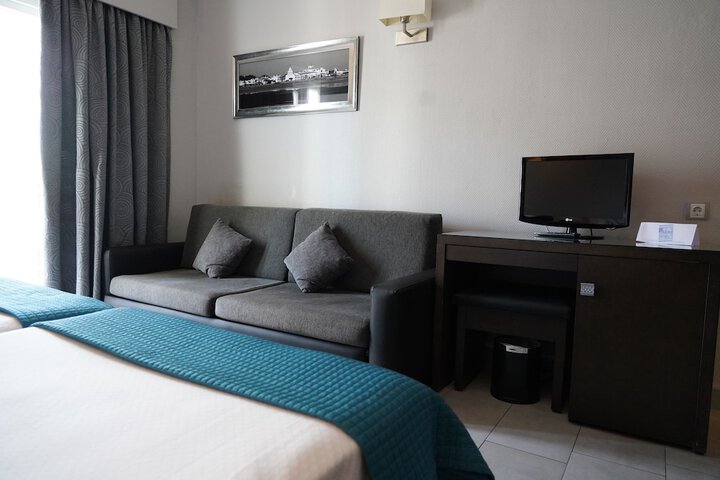 Room 13 of 48