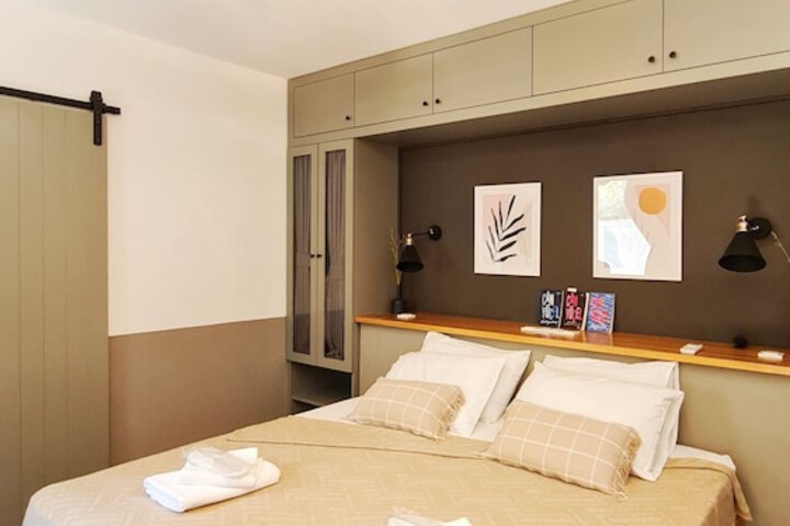 Room 2 of 71