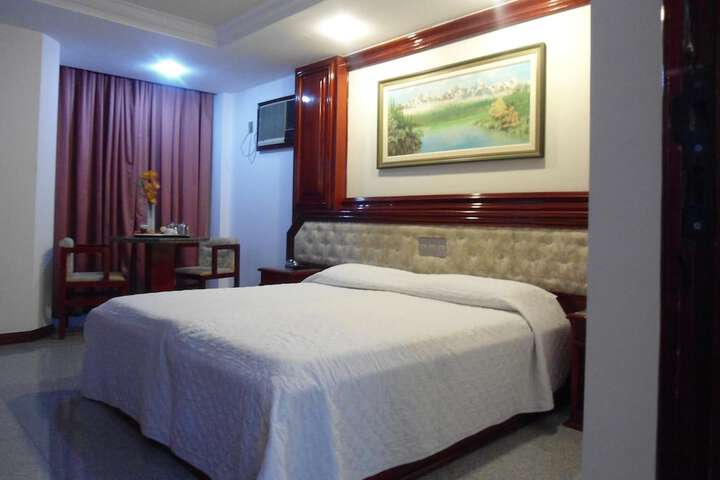 Room 7 of 27