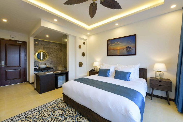 Room 10 of 72